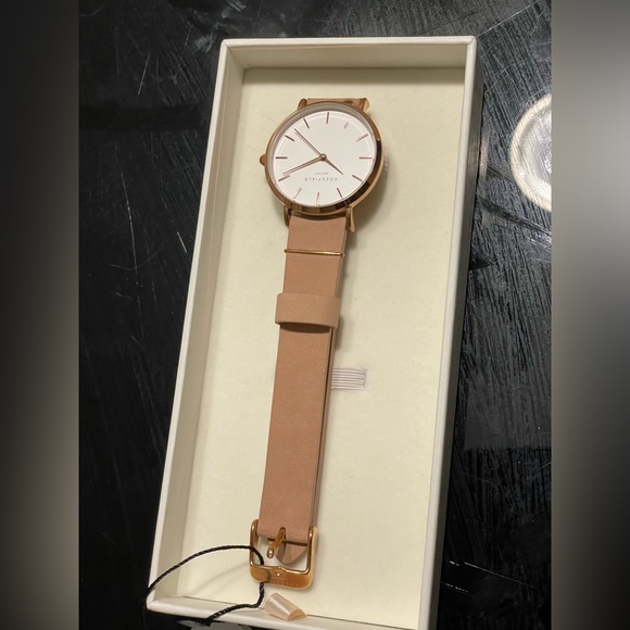 Watch - Picture 2 of 4